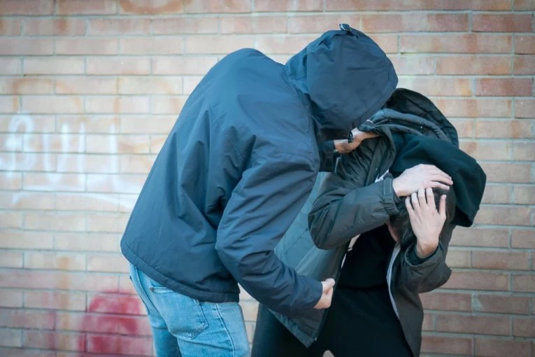 EVO ŠTA SU PROIZVELI FAŠISTI BLOKADERI! Bolesnog dečaka Vuka (13) zlostavljali, mučili i terali da viče da je ĆACI! (FOTO)