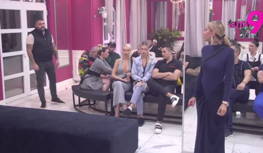 GROFICA MALU NORU PRETVARA U STARLETU: Otkriveni NAJMRAČNIJI detalji iz porodičnog doma Ahmićke, evo u kakvom stanju je NASLEDNICA!