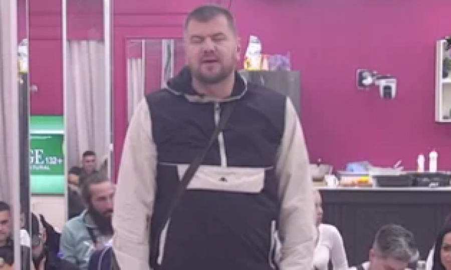 ŠTA SE DESILO JANJUŠU?! Prekinuo HITNO emisiju, pa otkrio detalje koji su sve IZBEZUMILI!