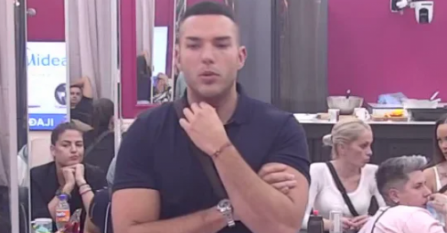 MOŽE LI DALJE OD OVOGA?! Vrela akcija Anite i Filipa pomerila sve granice, Anđelo kuka na sav glas!