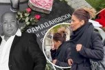 RAZARAJUĆA SCENA NA POMENU DŽEJA RAMADANOVSKOG: Jauci Mine Kostić odzvanjali grobljem, pevačicu jedva smirili! (VIDEO)
