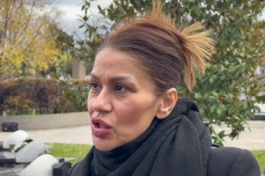 MINI KOSTIĆ SE SLOŠILO NA GROBLJU! Pevačica jedva smogla snage da progovori o Džeju, ovo će vas naježiti! (VIDEO)