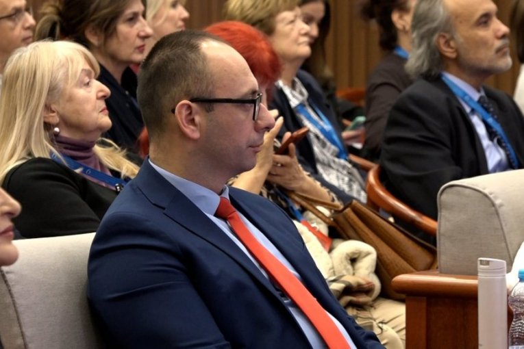 Foto: Republika, 6. “Međunarodni program napredne obuke o kliničkoj praksi i 
istraživačkom napretku tradicionalne kineske medicine (IATP-TCM)