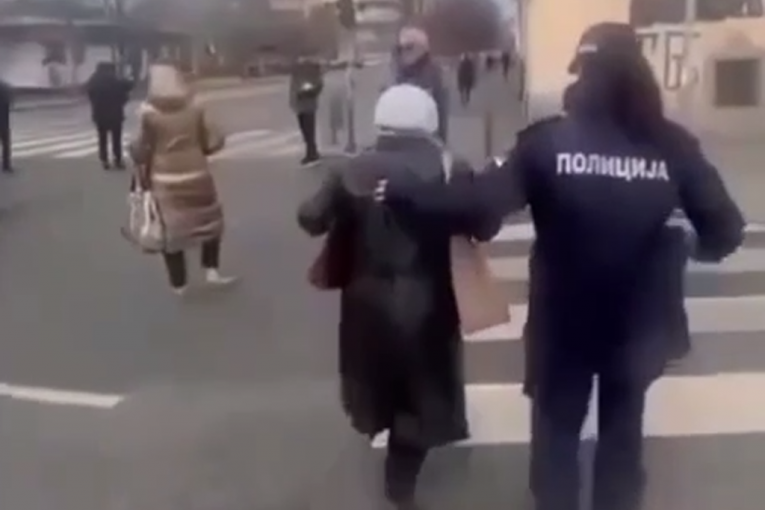 POLICAJKA POZVANA NA DISCIPLINSKU ODGOVORNOST: Oglasio se MUP o legitimisanju bake u Zemunu tokom neprijavljenih blokada!