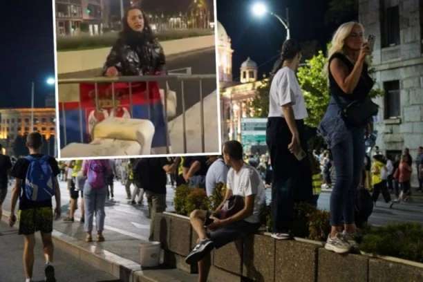 SRAMOTA ŠTA RADE VIŠE! Blokaderka cepala TROBOJKU - njihova mržnja ide iz krajnosti u krajnost! (VIDEO)