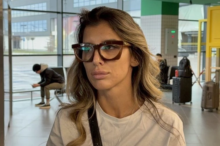 JOVANA PAJIĆ U LOŠEM STANJU! Evo šta se dešava sa zdravljem naše pevačice, hitno morala da obustavi sve!