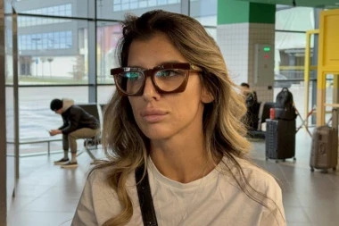 JOVANA PAJIĆ U LOŠEM STANJU! Evo šta se dešava sa zdravljem naše pevačice, hitno morala da obustavi sve!