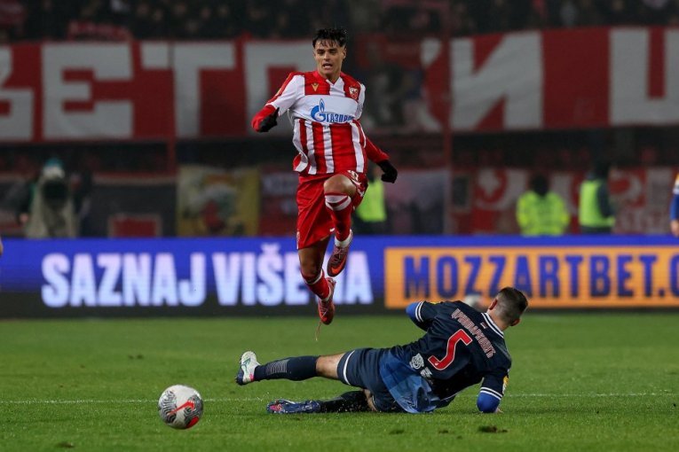 Crvena zvezda igra protiv Šturma