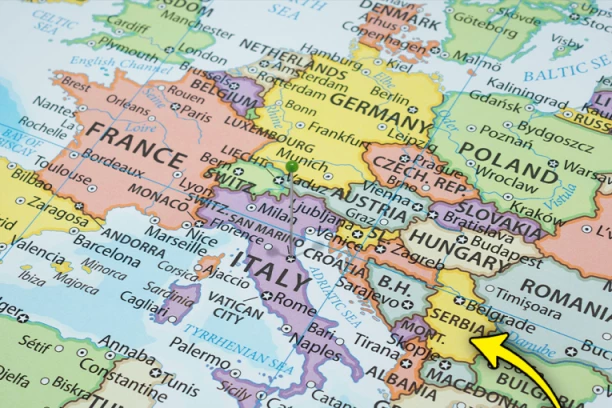 ALBANCI BESNI NA MAKEDONCE ZBOG UDŽBENIKA IZ GEOGRAFIJE: Kosovo i Metohija im ponovo trn u oku