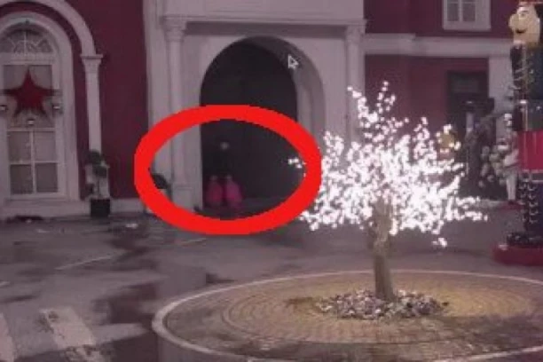 OPA! OTVORILA SE KAPIJA RIJAITIJA, TAKMIČARI ZANEMELI OD ŠOKA! Ono što je usledilo oduzima dah - REAKCIJE SU NEPROCENJIVE!