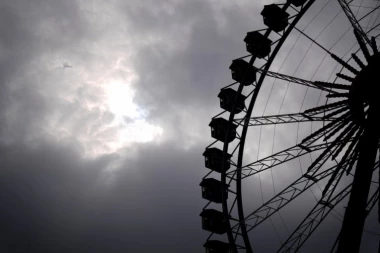LJUDI OSTALI NA VRHU PANORAMSKOG TOČKA, NA 23 METRA VISINE! Očevici o drami u Varaždinu: "Radnici su nas ručno vraćali!"