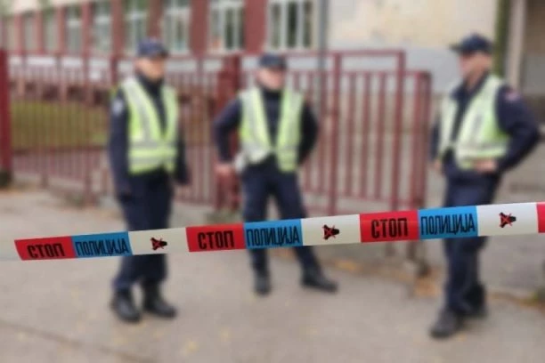OGLASILO SE MINISTARSTVO O HORORU U ŠKOLI NA NOVOM BEOGRADU! Učenik pronašao papirić na kome piše: "Sve ću da vas pobijem!"