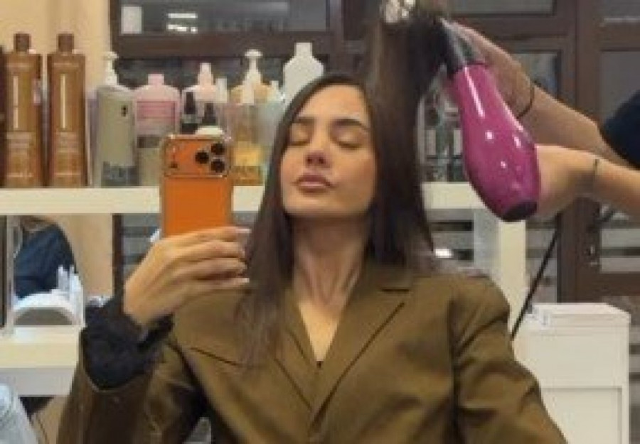 PRVO OGLAŠAVANJE ANĐELE ĐURIČIĆ NAKON VESTI O POMIRENJU, SKINULA I ZAVOJE! Fanovi u šoku zbog njenog novog izgleda! (GALERIJA)