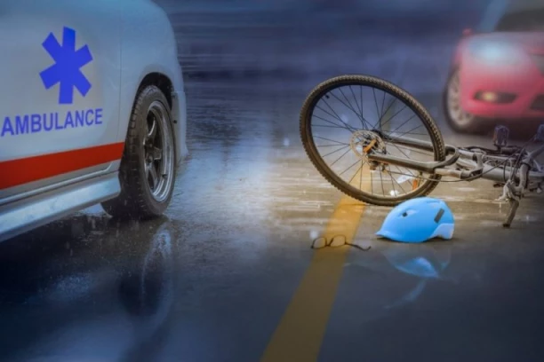 NEOPISIVA TRAGEDIJA! Autobus pokosio dečaka na biciklu! Prijatelj (14) gledao kako umire, hitna pomoć se borila za život, ali mu nije bilo spasa!