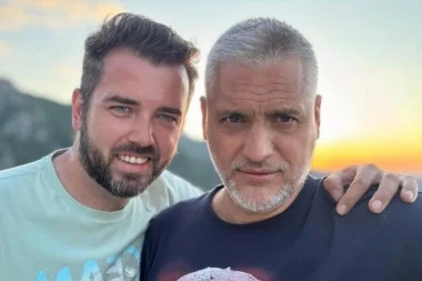 NAJINTIMNIJI SNIMAK ČEDE JOVANOVIĆA I NJEGOVOG PRIJATELJA: Nije mogao da se iskontroliše, kamera sve zabeležila! (VIDEO)