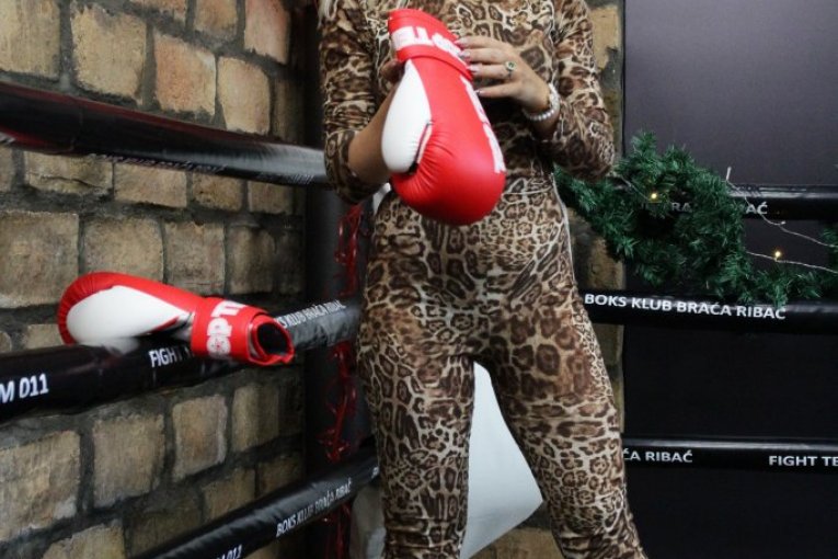 Jovana Jeremić u tigrastom trikou