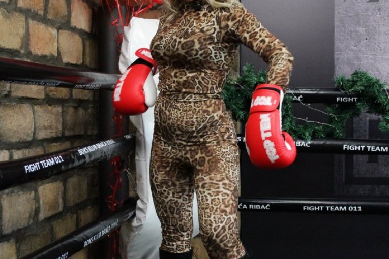 Jovana Jeremić u tigrastom trikou