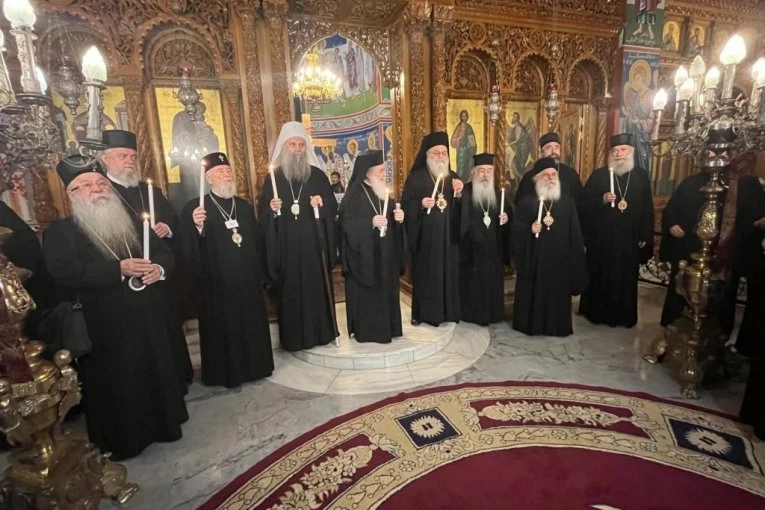 „UKLONI SE OD ZLA I ČINI DOBRO“: Patrijarh srpski među verskim liderima Bliskog istoka i Balkana