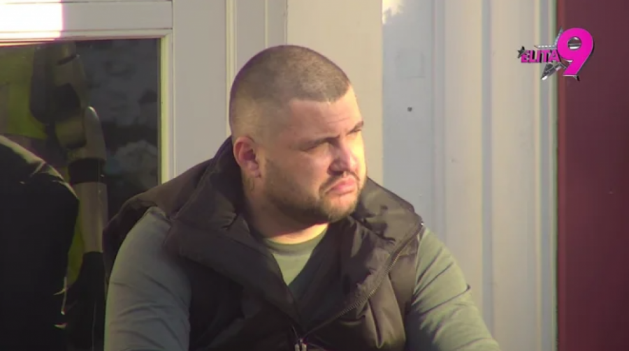 NJENO DNO JE DOBILO PODRUM! Konj ili Aneli, Asminu je svejedno - starleta UNIŠTILA svoju porodicu za DŽABE! (VIDEO)