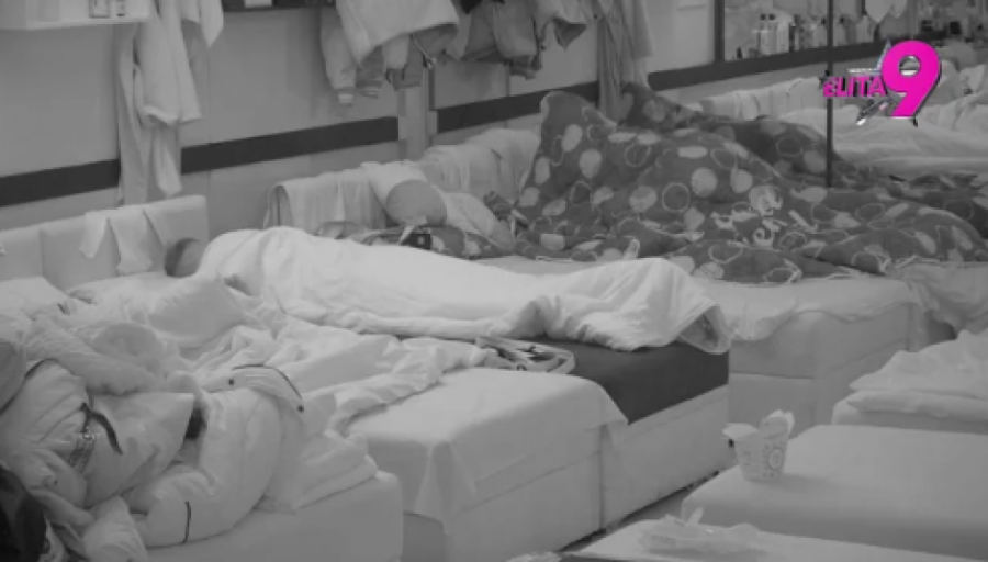 PRODUKCIJA OBELODANILA NAJSKANDALOZNIJI SNIMAK VRELE AKCIJE, SVI SE PITAJU DA LI JE OVO REALNO: Scena u spavaćoj sobi zgrozila celu naciju!