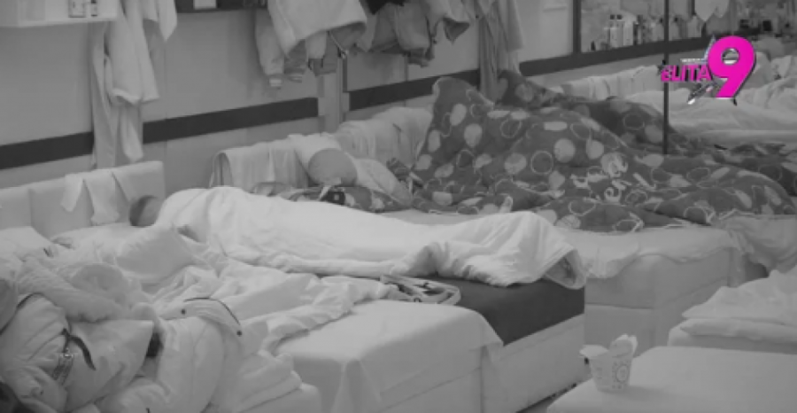 PRODUKCIJA OBELODANILA NAJSKANDALOZNIJI SNIMAK VRELE AKCIJE, SVI SE PITAJU DA LI JE OVO REALNO: Scena u spavaćoj sobi zgrozila celu naciju!