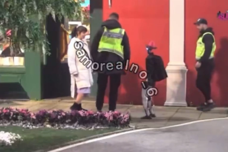 DEMOLIRANA MILJANA KULIĆ NASRNULA NA TOŠU, OBEZBEĐENJE OPKOLILO BELU KUĆU: Jedva izbavilo robota iz kandži pomahnitale učesnice! (VIDEO)