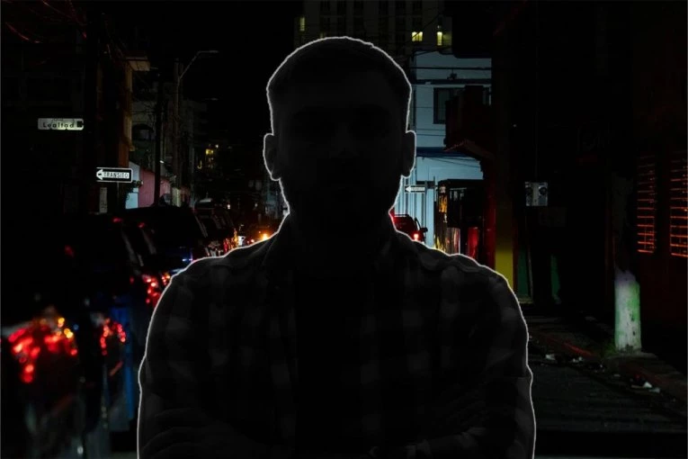 UZNEMIRUJUĆE! PREDOZIRAO SE SLAVNI GLUMAC! Usnimljen na ulici, prolaznici u PANICI! (VIDEO)