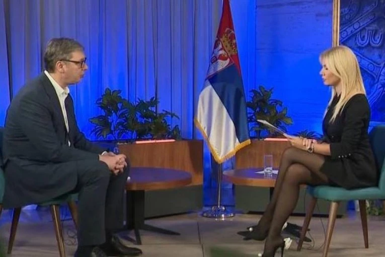 DOBILI SMO 72 ODSTO GLASOVA! Vučić se obraća građanima iz Niša: 100 miliona ide u niški aerodrom!