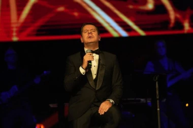 BESNI FANOVI VLADE GEORGIEVA TRAŽE NOVAC NAZAD! Oglasilo se udruženje za zaštitu potrošača, pevač odmah REAGOVAO!