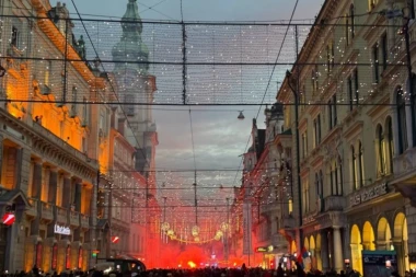 BAKLJADA I SPECIJALNA PESMA DELIJA: Navijači Zvezde OKUPIRALI Grac - ljudima ništa nije jasno! (VIDEO)