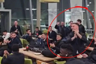LUDNICA NA AERODROMU! Marko Arnautović u glavnoj ulozi: Pogledajte feštu fudbalera Zvezde!  (VIDEO)