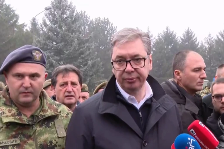 "ČINIĆEMO SVE DA SRPSKA VOJSKA BUDE SNAŽNA!" Vučić u Nišu obilazi kasarnu "Mija Stanimirović"