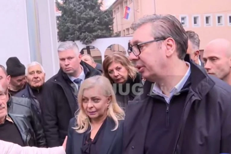 135.000 ZAHTEVA ZA LEGALIZACIJU! Vučić u Gadžinom Hanu razgovara sa građanima o upisu imovine!