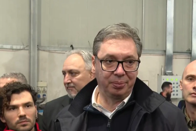 VUČIĆ U PUTINCIMA! Predsednik na svečanom otvaranju sportske hale!