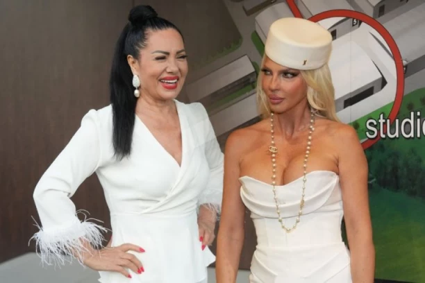 BRUTALAN ODGOVOR ZLATE PETROVIĆ JELENI KARLEUŠI! Muzička zvezda isprozivala kolege, stigla POVRATNA! (VIDEO)