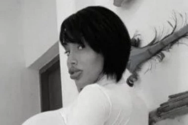 DENIZ SMRTNO STRADALA PADOM SA DEVETOG SPRATA? Beživotno telo silikonske lepotice PRONAŠLO OSOBLJE HOTELA!