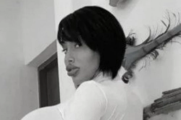 DENIZ SMRTNO STRADALA PADOM SA DEVETOG SPRATA? Beživotno telo silikonske lepotice PRONAŠLO OSOBLJE HOTELA!