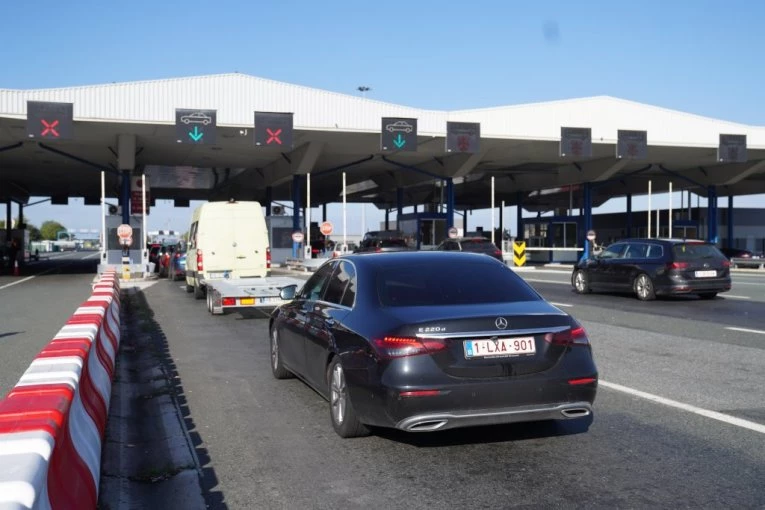 PET SATI NA BATROVCIMA! Evo kakvo je stanje na granicama - KORISTITE ALTERNATIVNE PRAVCE!