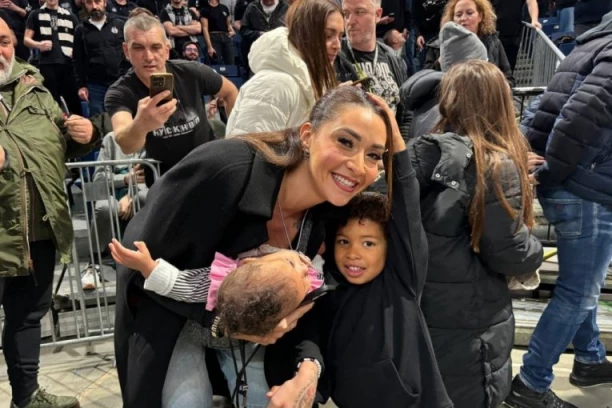 ŽELJKO OBRADOVIĆ NA LEĐIMA TREJSI LESOR! Supruga slavnog košarkaša oduševila grobare! (FOTO)
