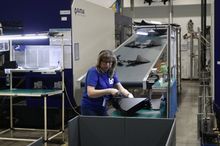 Aleksandar Vučić poseta fabrici Yusei