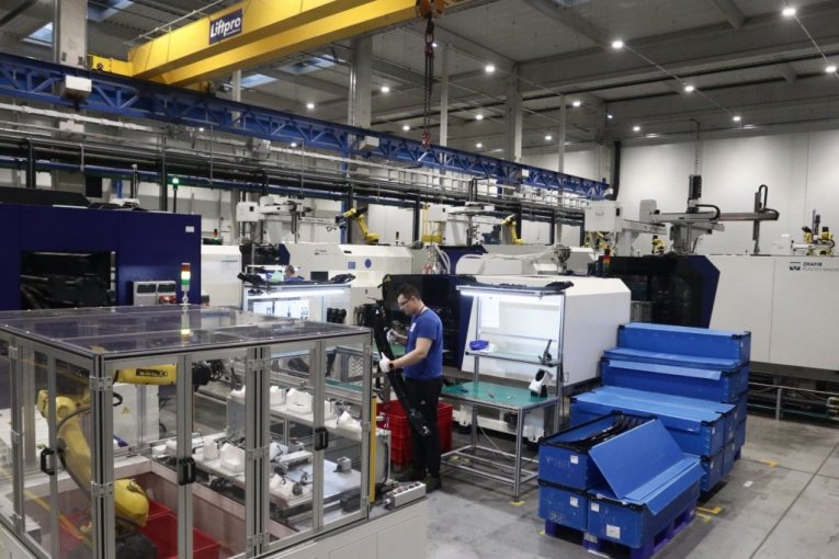 Aleksandar Vučić poseta fabrici Yusei