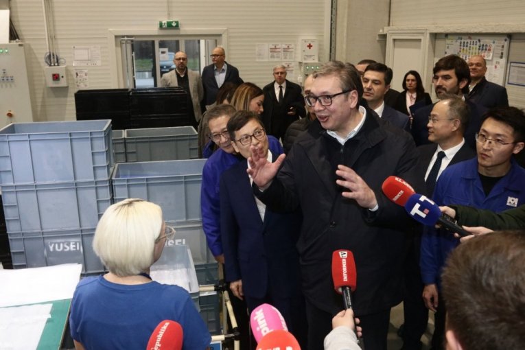Aleksandar Vučić poseta fabrici Yusei