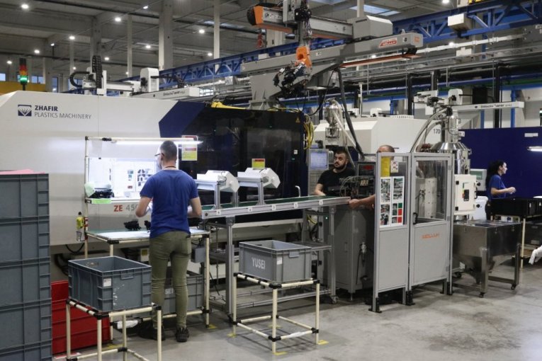 Aleksandar Vučić poseta fabrici Yusei