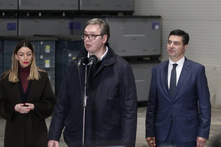 Aleksandar Vučić poseta fabrici Yusei