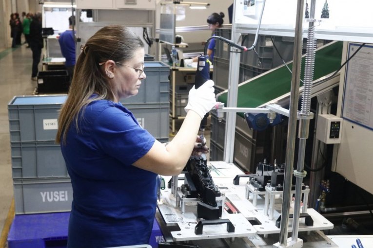 Aleksandar Vučić poseta fabrici Yusei