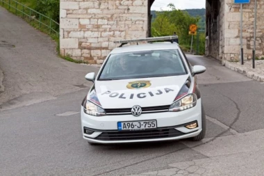 MAFIJAŠKI OBRAČUN USRED DANA! Pucnjava u parku Vraca, jedna osoba ranjena!