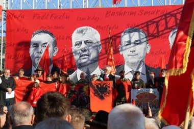 SKANDAL U SKOPLJU! Albanci teroristi okupirali centar grada, sa bine SRBIMA PSOVALI MAJKU!