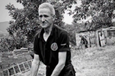 CELA SRBIJA PLAČE! Preminuo Deda Dule iz Vranja! Posle požara i borbe za krov nad glavom, preminuo mirno zahvaljujući dobrim ljudima! (VIDEO)