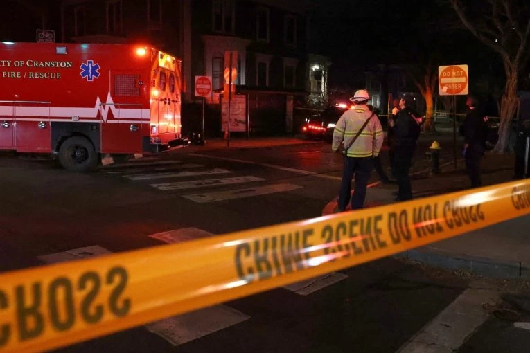 OBJAVLJEN SNIMAK UBICE SA UNIVERZITETA! Policija intenzivno traga za pucačem, OTKRIVENO U KAKVOM SU STANJU POVREĐENI! (VIDEO)