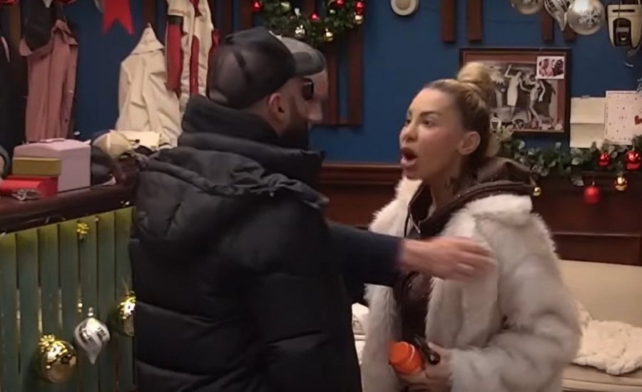 ZVERSKI OKRŠAJ, OBEZBEĐENJE OPKOLILO IMANJE: Pomahnitala Aneli demolirala PAB, pa se zaletela na Luku i Miću!